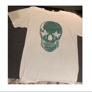 White skull t-shirt